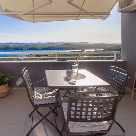 Apartment Sea View Шибеник Екстер'єр фото