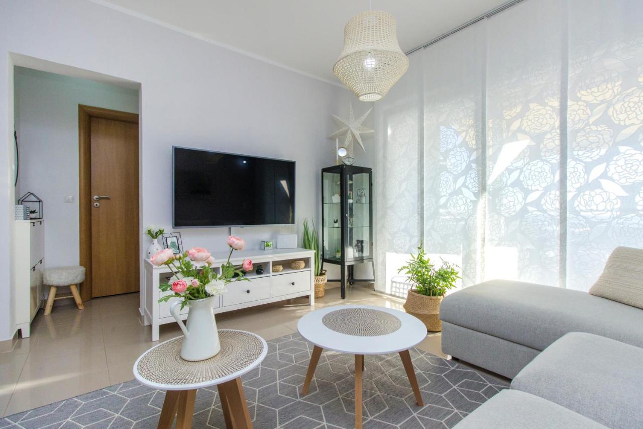 Apartment Sea View Шибеник Екстер'єр фото