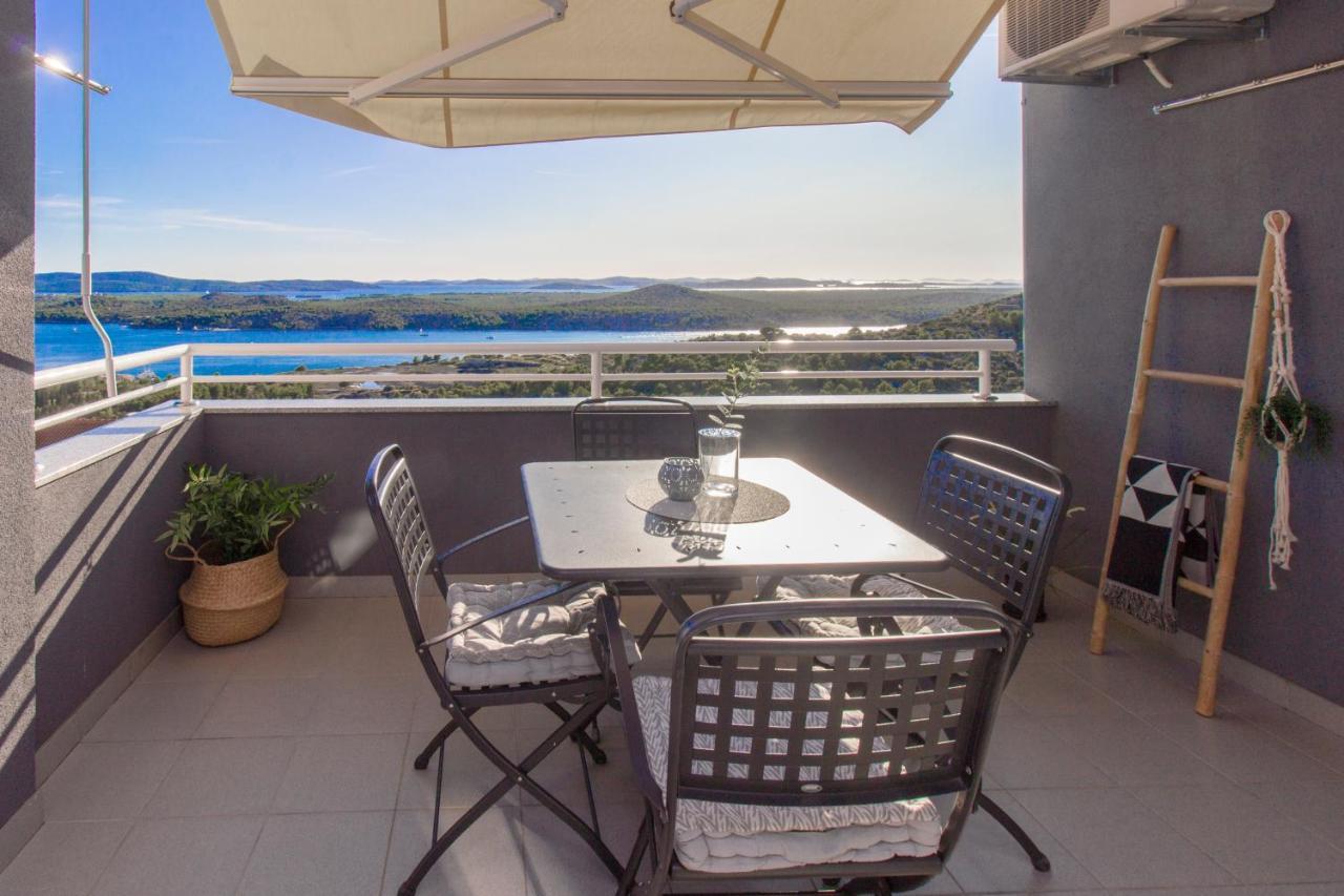 Apartment Sea View Шибеник Екстер'єр фото