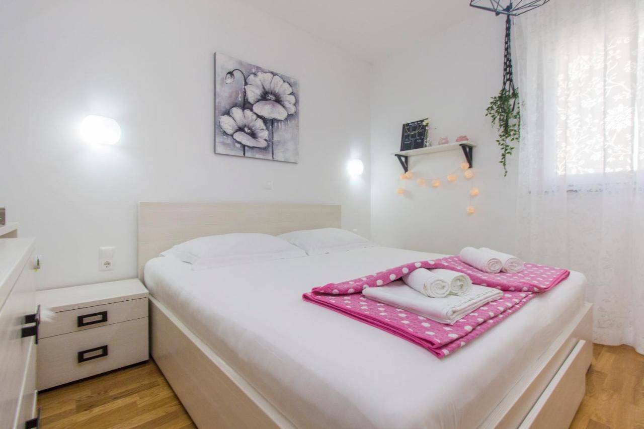 Apartment Sea View Шибеник Екстер'єр фото